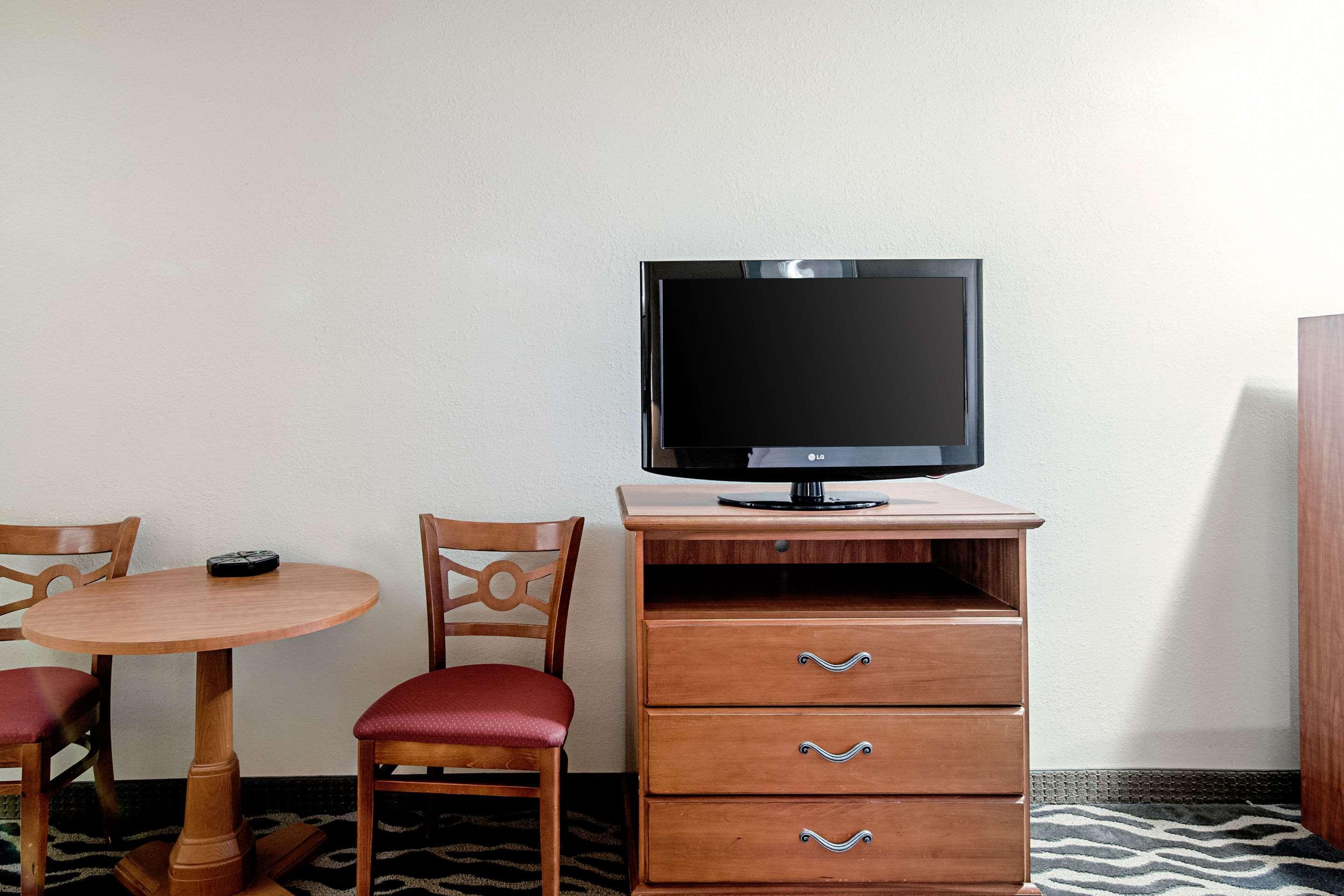Quality Inn Huron Bagian luar foto