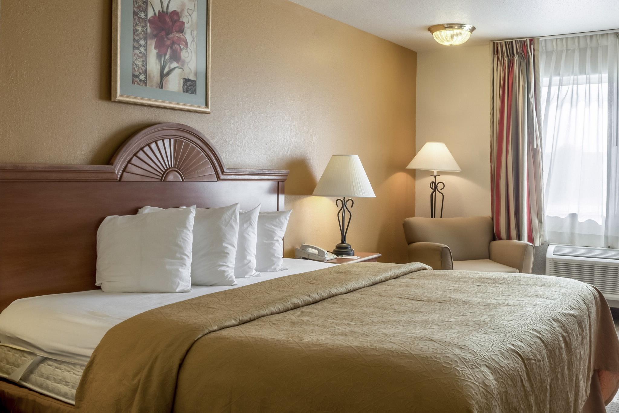 Quality Inn Huron Bagian luar foto