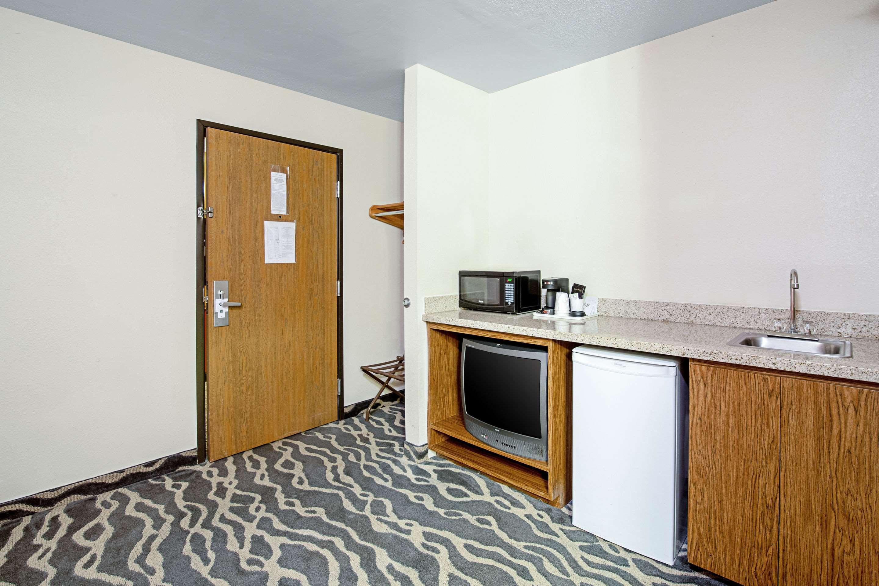 Quality Inn Huron Bagian luar foto