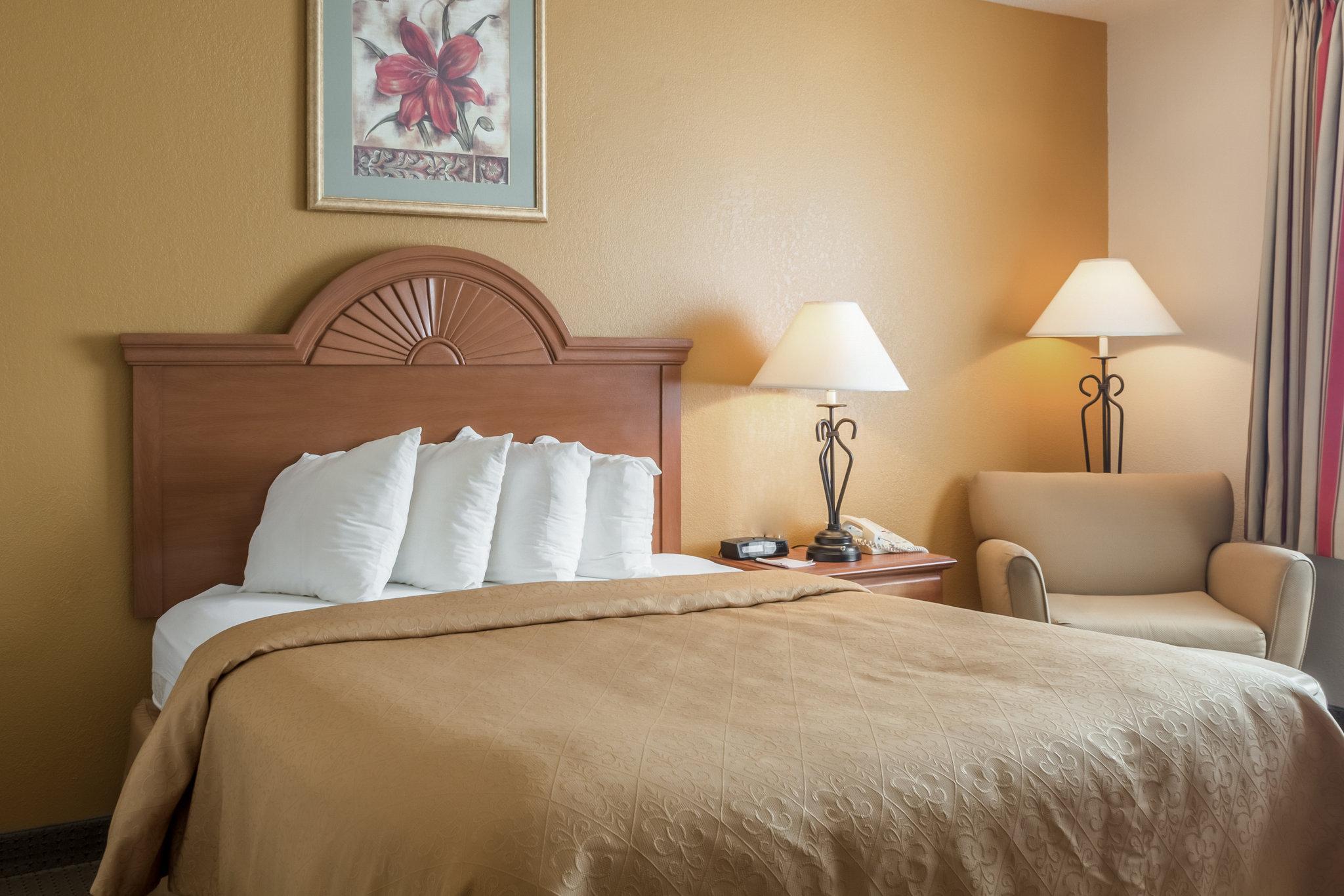 Quality Inn Huron Bagian luar foto
